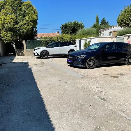 Holiday home Mazet Avec Piscine, Parking Et Clim Dans Le Centre Saint-Remy-de-Provence