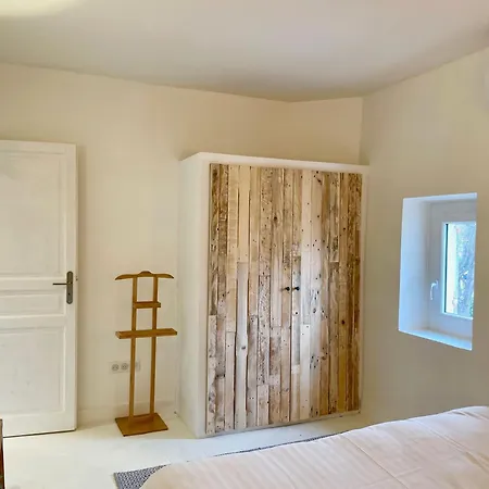 Holiday home Mazet Avec Piscine, Parking Et Clim Dans Le Centre Saint-Remy-de-Provence
